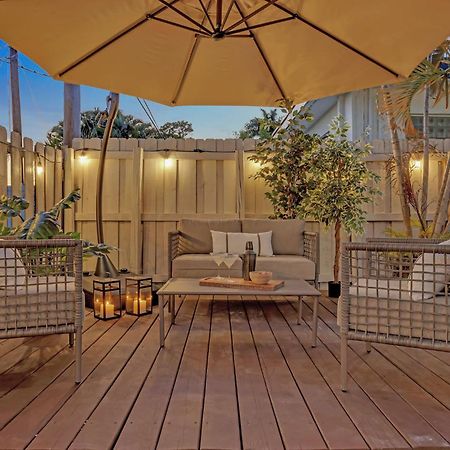 Stunning 2 Story Villa With Pool Fort Lauderdale Exterior photo
