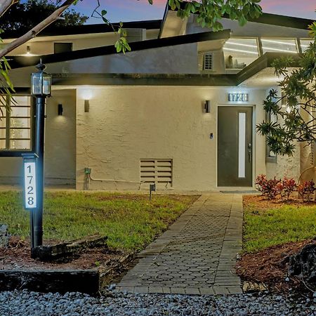 Stunning 2 Story Villa With Pool Fort Lauderdale Exterior photo