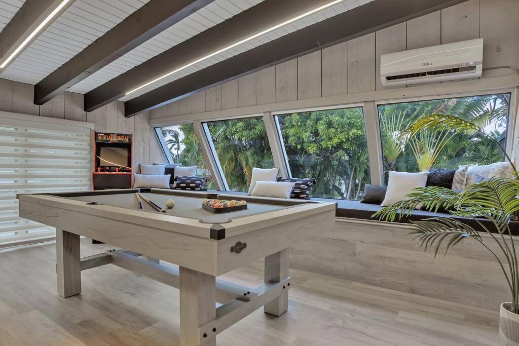 Stunning 2 Story Villa With Pool Fort Lauderdale Exterior photo
