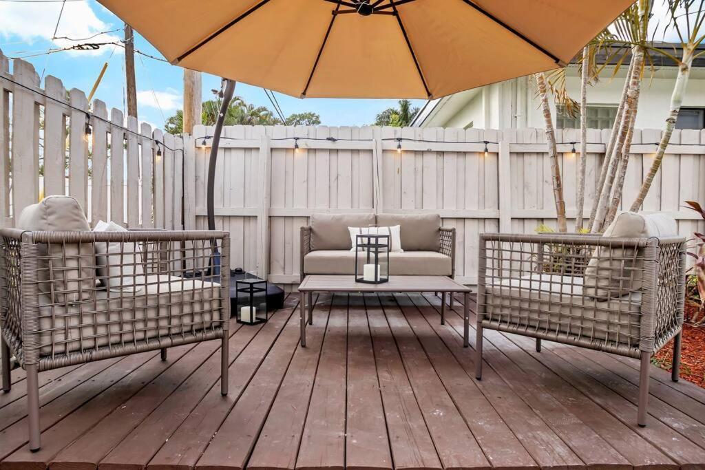 Stunning 2 Story Villa With Pool Fort Lauderdale Exterior photo