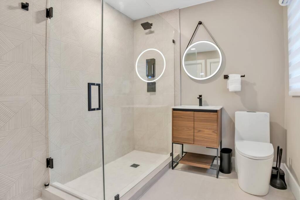 Stunning 2 Story Villa With Pool Fort Lauderdale Exterior photo