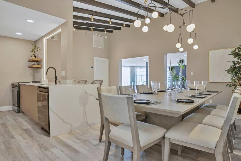 Stunning 2 Story Villa With Pool Fort Lauderdale Exterior photo