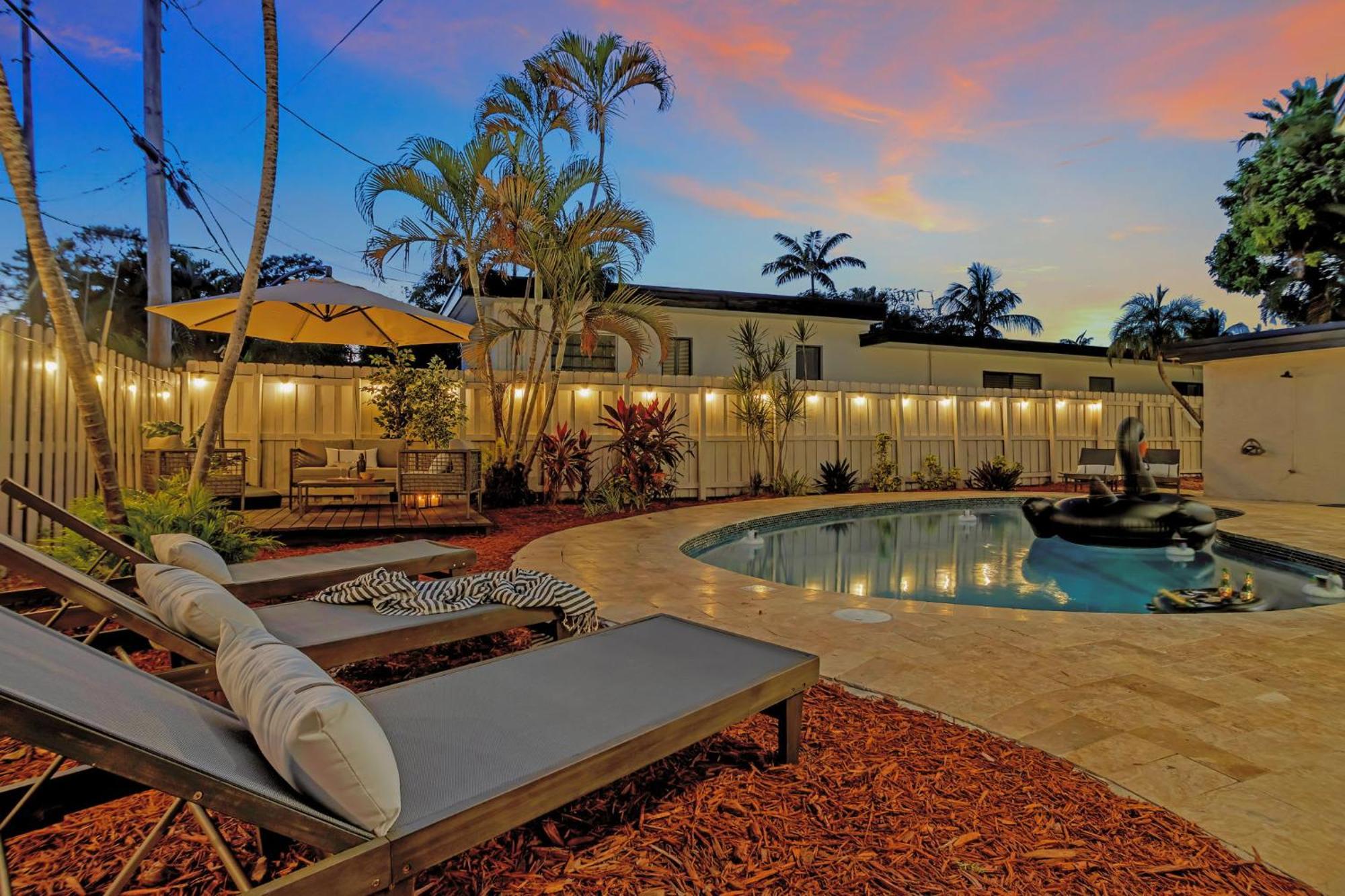 Stunning 2 Story Villa With Pool Fort Lauderdale Exterior photo